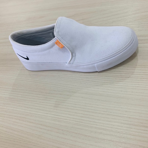 BRAND NEW NIKE WOMENS COURT ROYALE SLIP SNEAKER - Picture 9 of 12